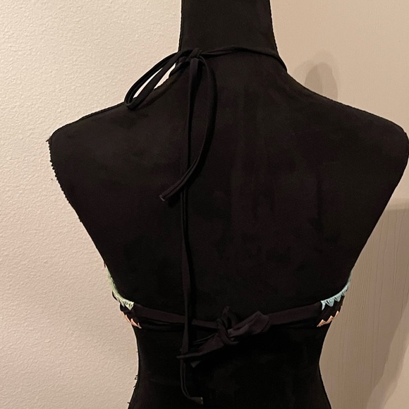 Bikini Top With Padded Bra Under - Picture 2 of 5
